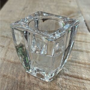 MAINSTAYS FEDERAL REVERSIBLE CANDLE HOLDER. Item 227